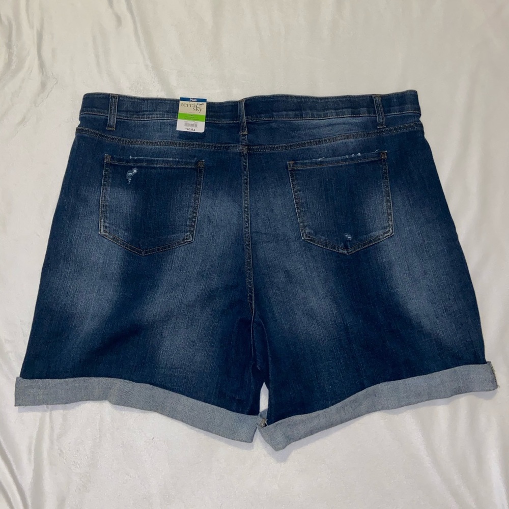 Women’s Plus Size Distressed Denim Shorts NWT - Picture 4 of 6
